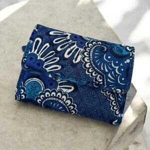 VERA BRADLEY Blue White Paisley Snap Wallet